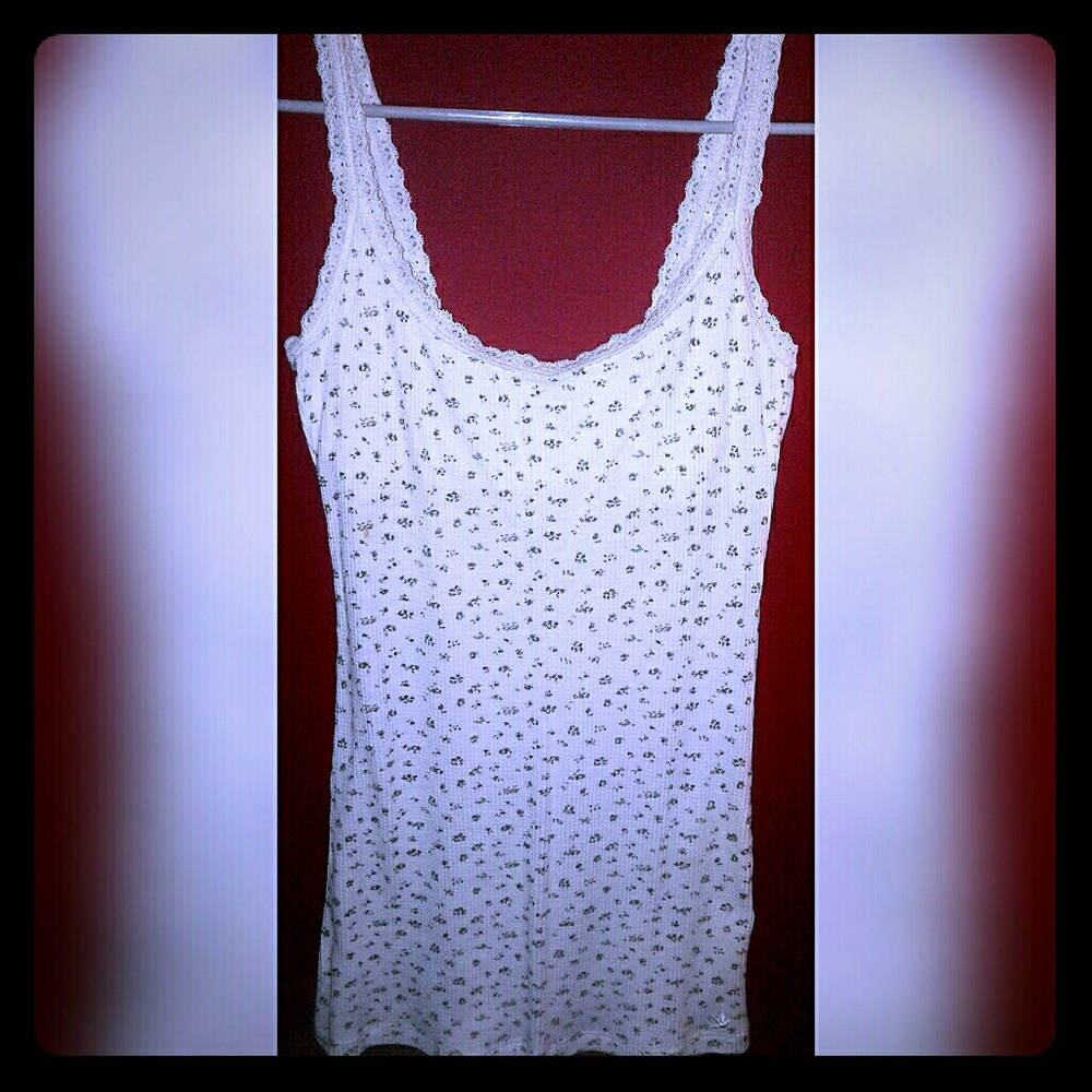 Aerie Cream & Green Floral Lace Cami!💚